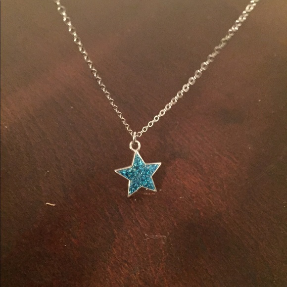 ⭐️ NECKLACE - Picture 3 of 8